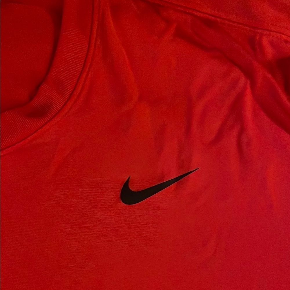 Nike Men's Dry Fit Bright Red Short Sleeve Tee - Picture 3 of 5